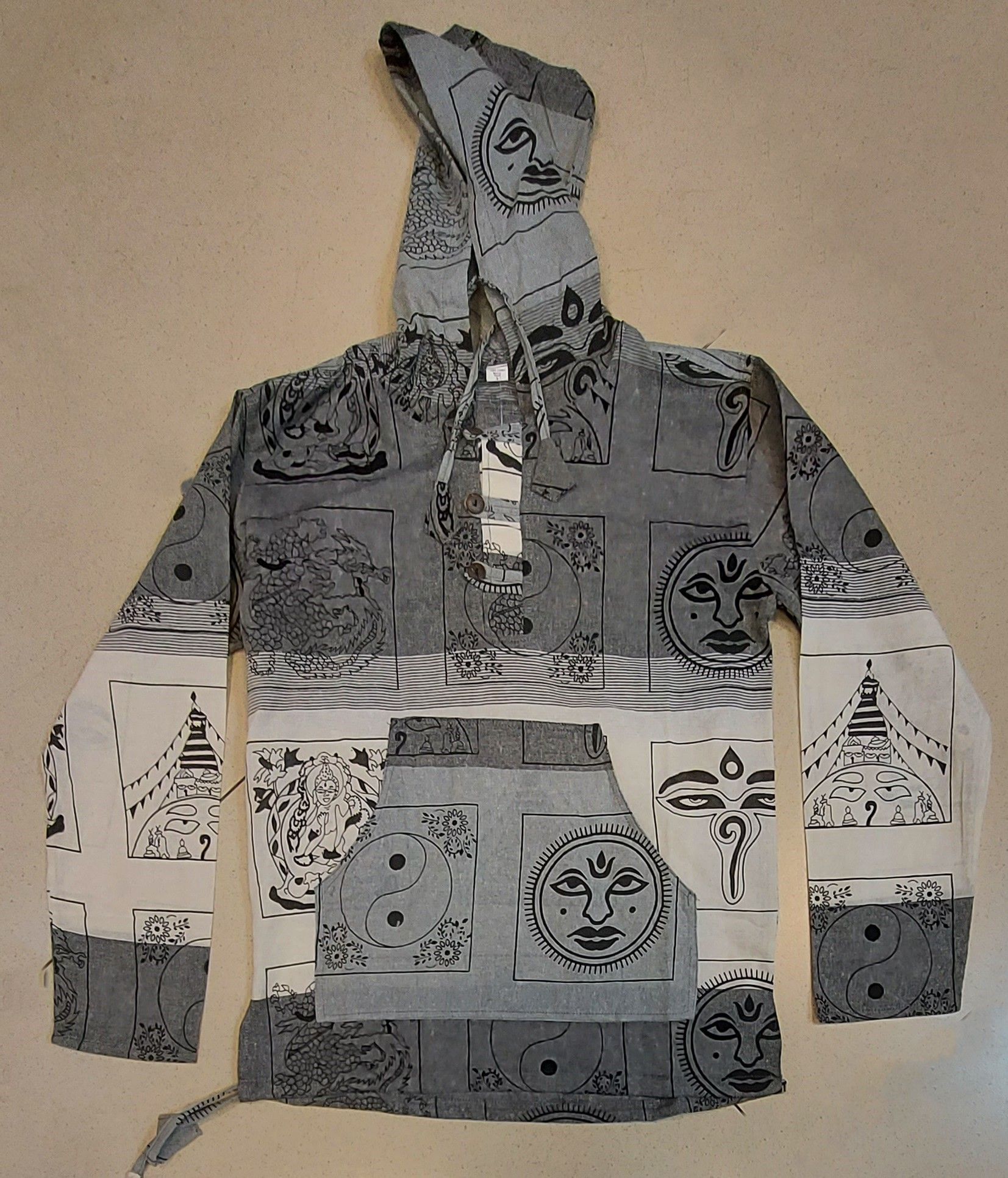 Рубашка с капюшоном, хлопок, цвета в ассортименте. Размеры: S, М. Непал.